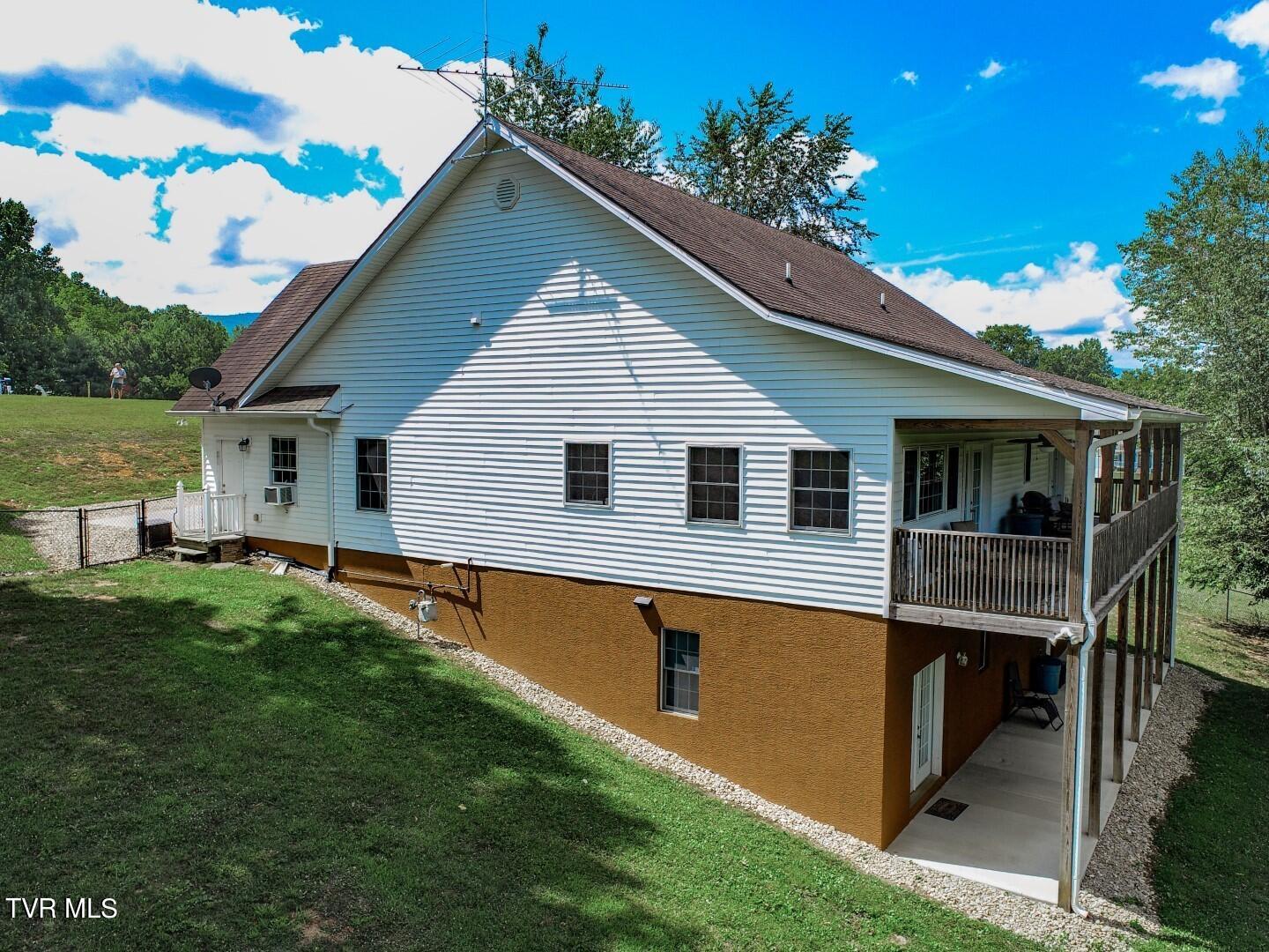 114 Woodvale Road Newport, TN 37821 - Photo 5 of 40 5