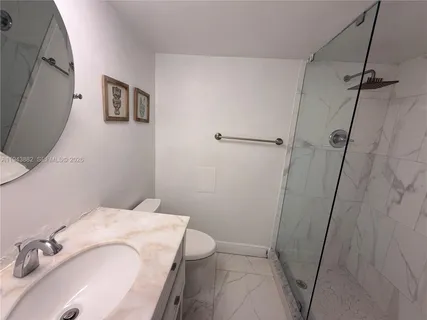 $3,300 | 5101 Collins Avenue, Unit 12K, Miami Beach, FL 33140