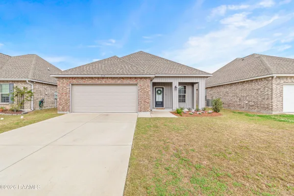 $225,000 | 210 Cres Vw Lane, Duson, LA 70529