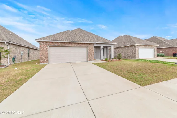 $225,000 | 210 Cres Vw Lane, Duson, LA 70529