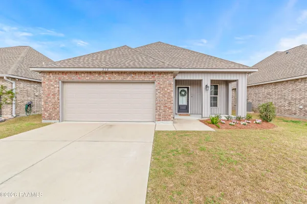 $225,000 | 210 Cres Vw Lane, Duson, LA 70529