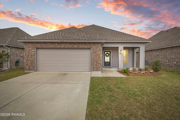 $225,000 | 210 Cres Vw Lane, Duson, LA 70529