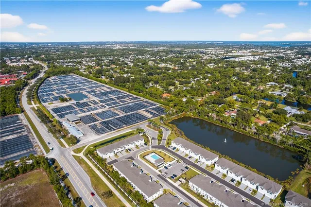 $420,000 | 5634 Southeast Edgewater Circle, Stuart, FL 34997