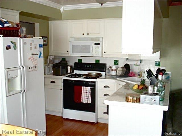 32560 Kelly Road Roseville, MI 48066 - Photo 8 of 12 DSC04741
