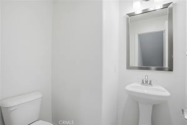 $689,000 | 811 North Dalton Avenue, Unit 105, Azusa, CA 91702