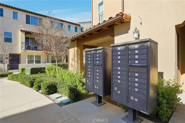 $689,000 | 811 North Dalton Avenue, Unit 105, Azusa, CA 91702