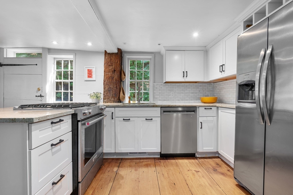 1 Evans Place Amesbury, MA 01913 - Photo 7 of 42