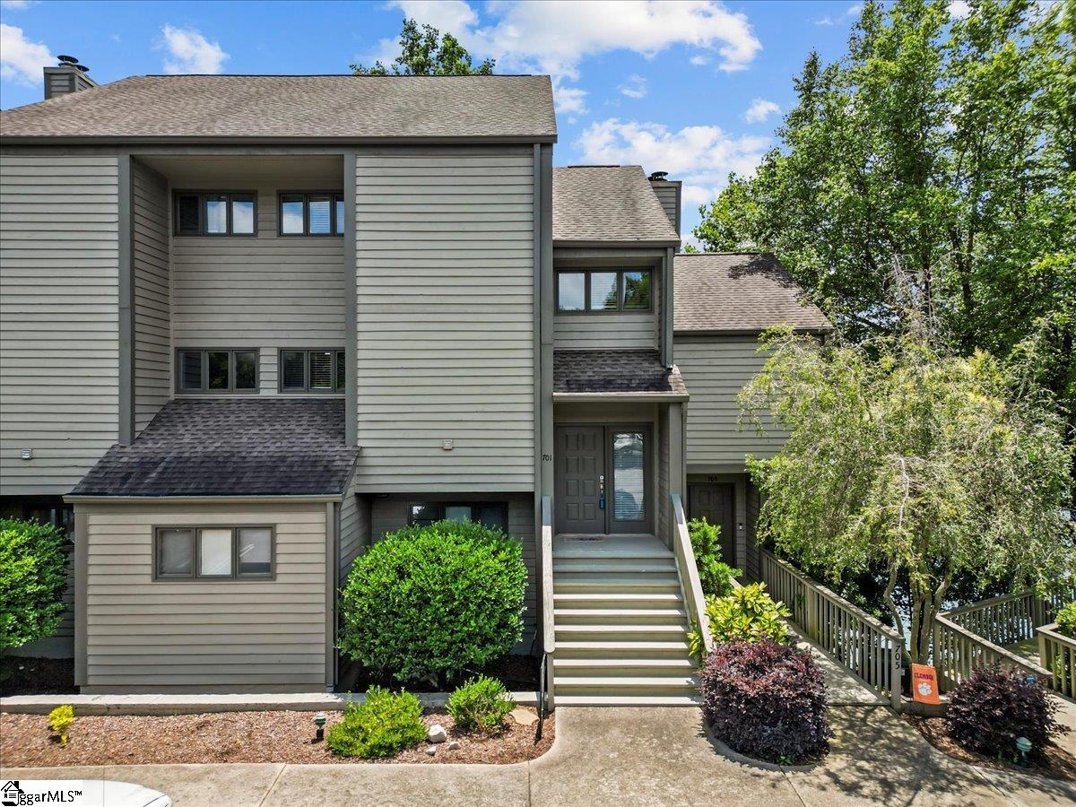 701 Loran Pointe Circle Seneca, SC 29672 - Photo 2 of 37