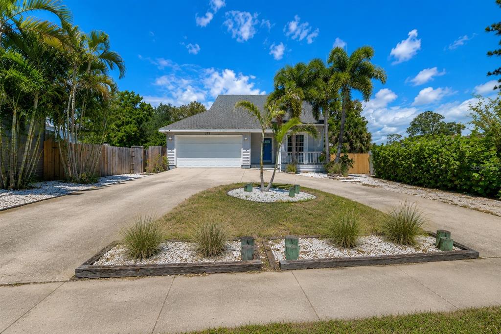703 Riverside Drive Tarpon Springs, FL 34689 - Photo 4 of 47