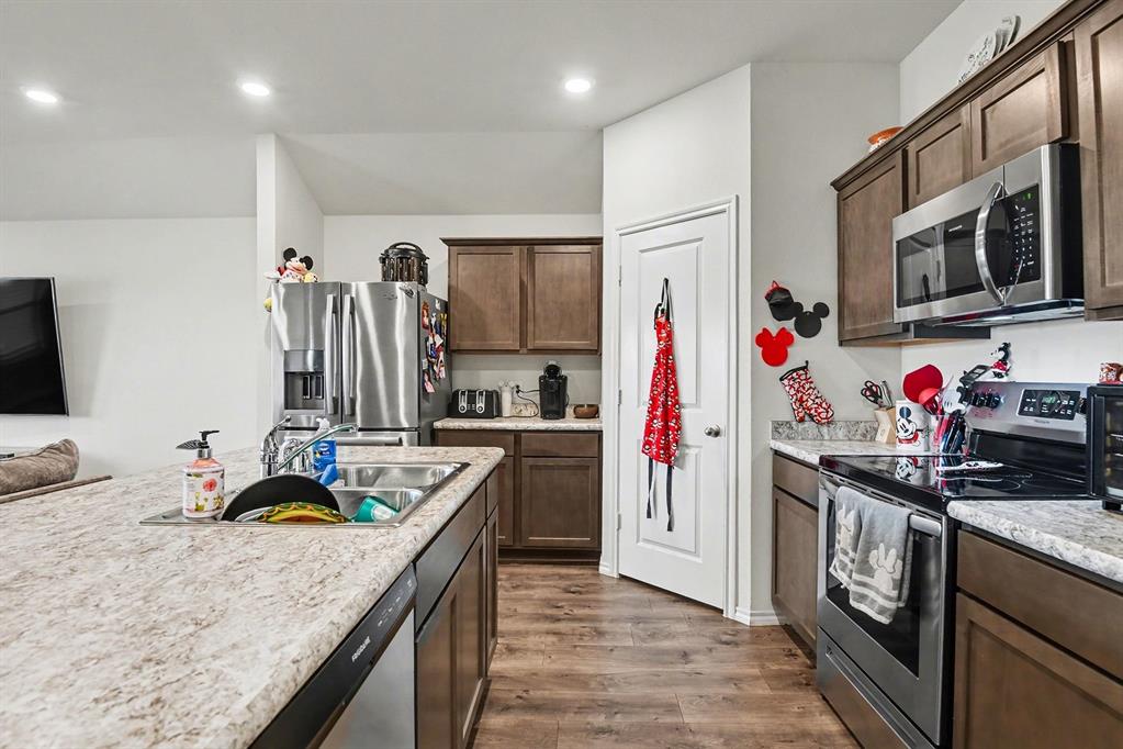 216 Samuel Street Denton, TX 76207 - Photo 11 of 32