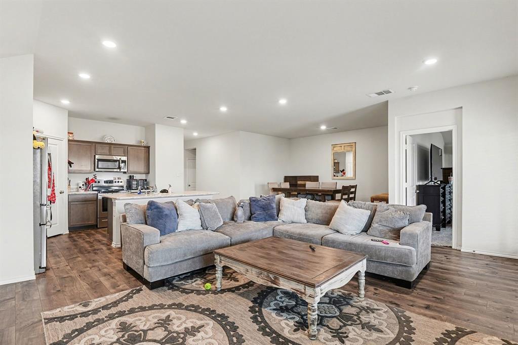 216 Samuel Street Denton, TX 76207 - Photo 5 of 32