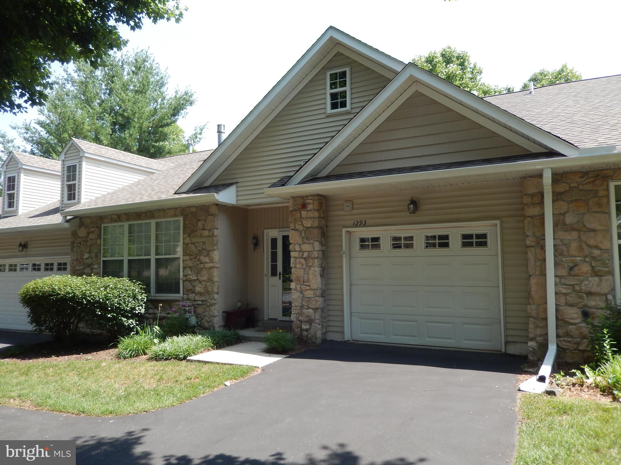 1293 Country Club Drive Springfield, PA 19064 - Photo 4 of 33