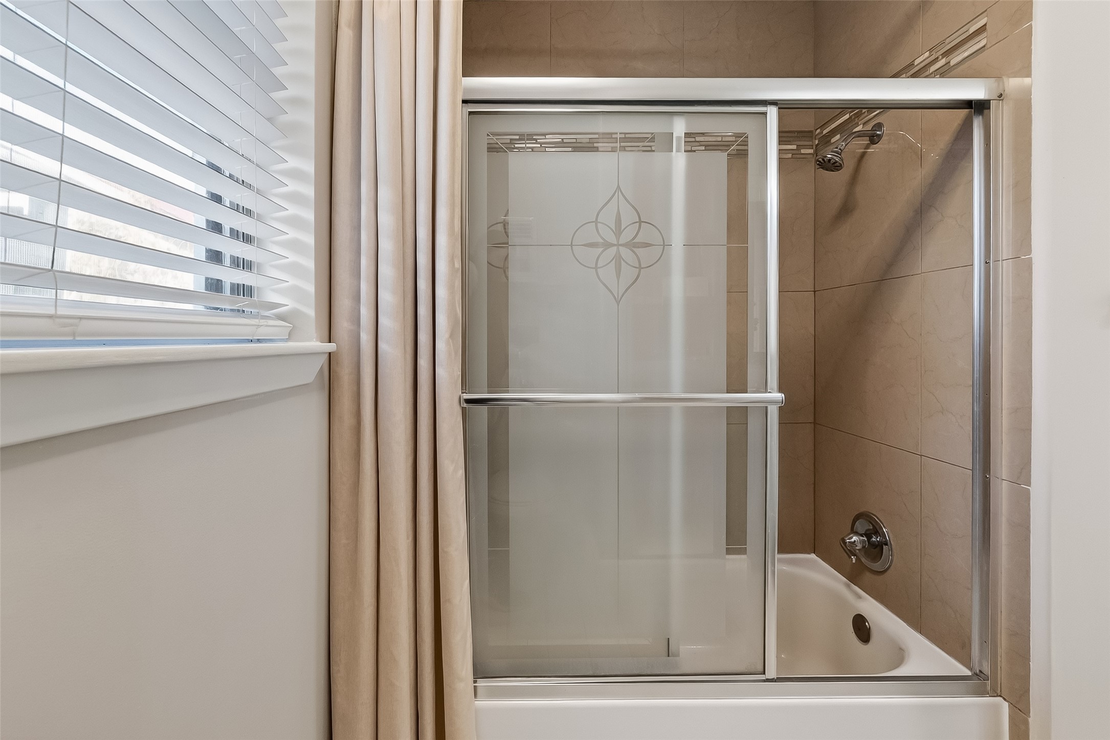 16415 1st Street Channelview, TX 77530 - Photo 15 of 28 a bathroom with a bathtub