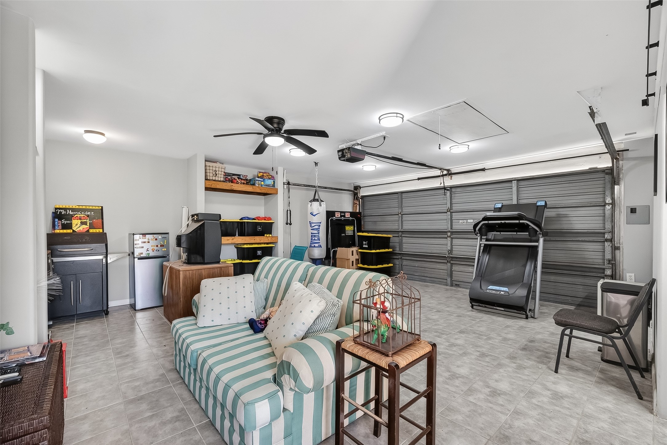 16415 1st Street Channelview, TX 77530 - Photo 20 of 28 a view of a livingroom with furniture