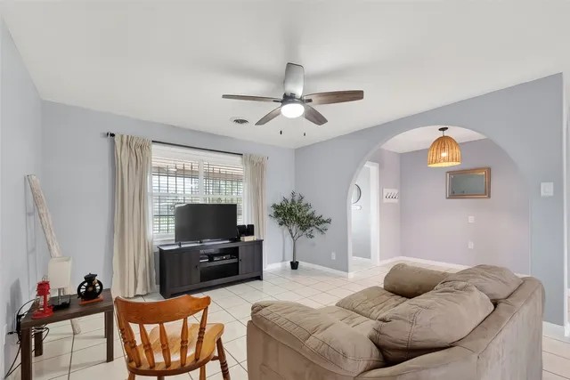 $1,700 | 16415 1st Street, Channelview, TX 77530