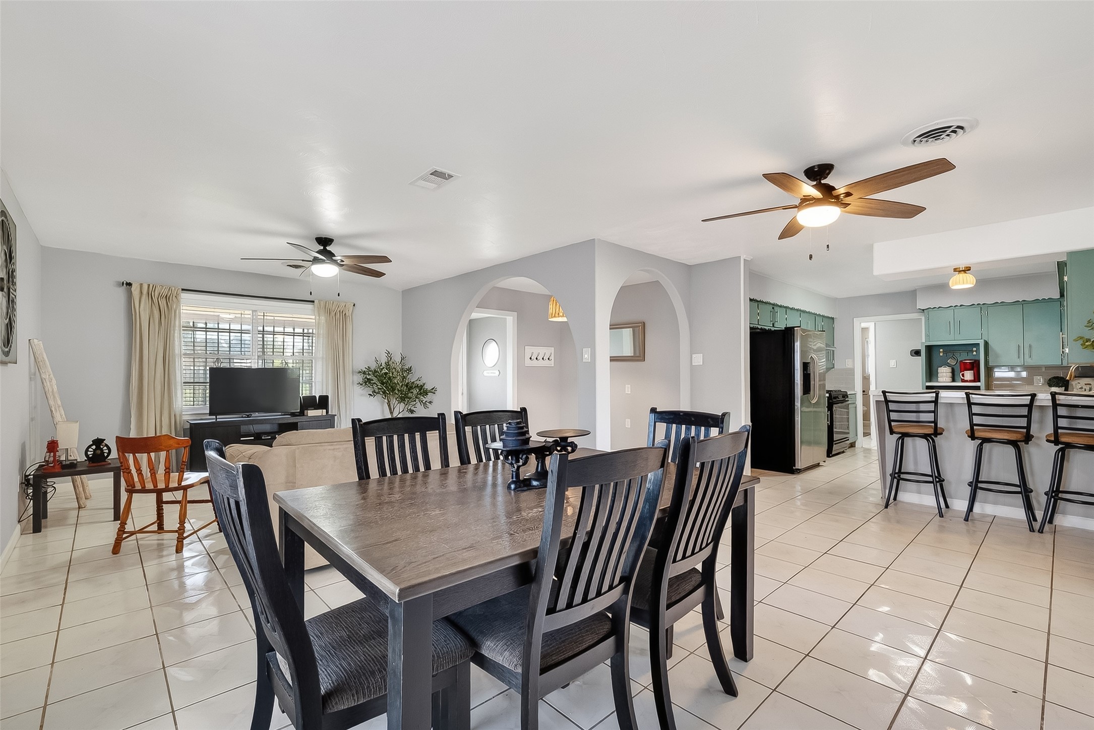 16415 1st Street Channelview, TX 77530 - Photo 8 of 28 a view of a dining room with furniture