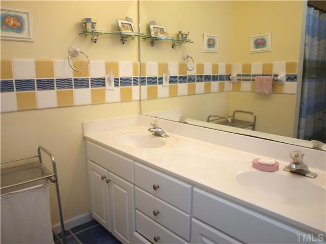 8608 Bluff Pointe Court Raleigh, NC 27615 - Photo 13 of 23 Gallery Image 13