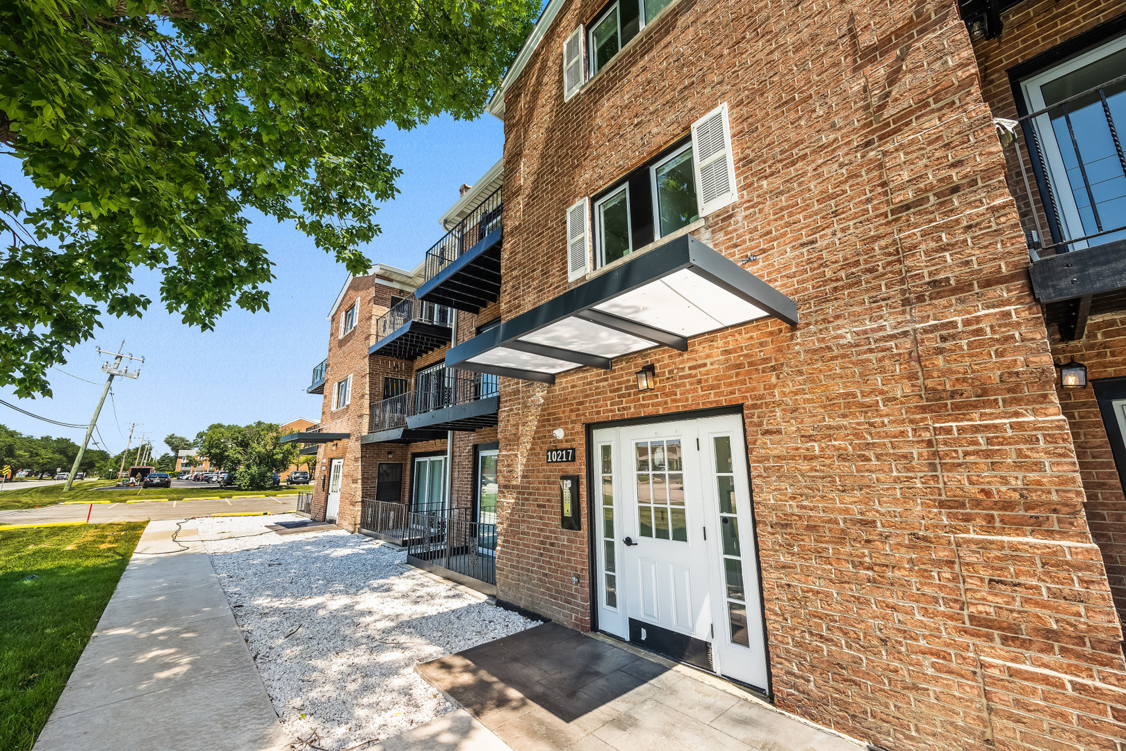 10217 Dearlove Road, Unit 101 Glenview, IL 60025 - Photo 1 of 15