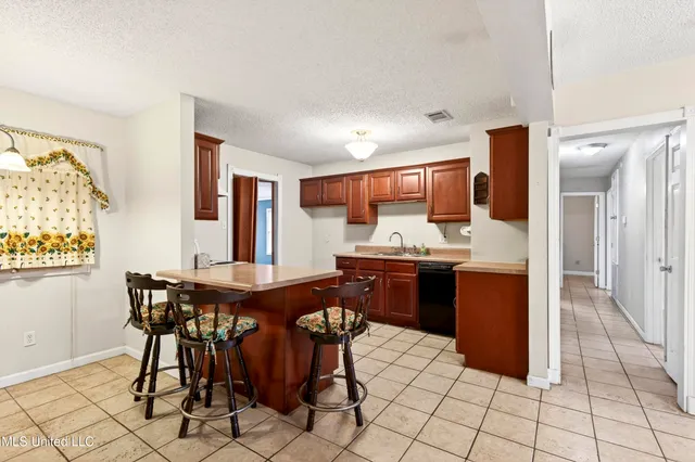 $115,000 | 1717 Cherokee Drive, Pascagoula, MS 39581