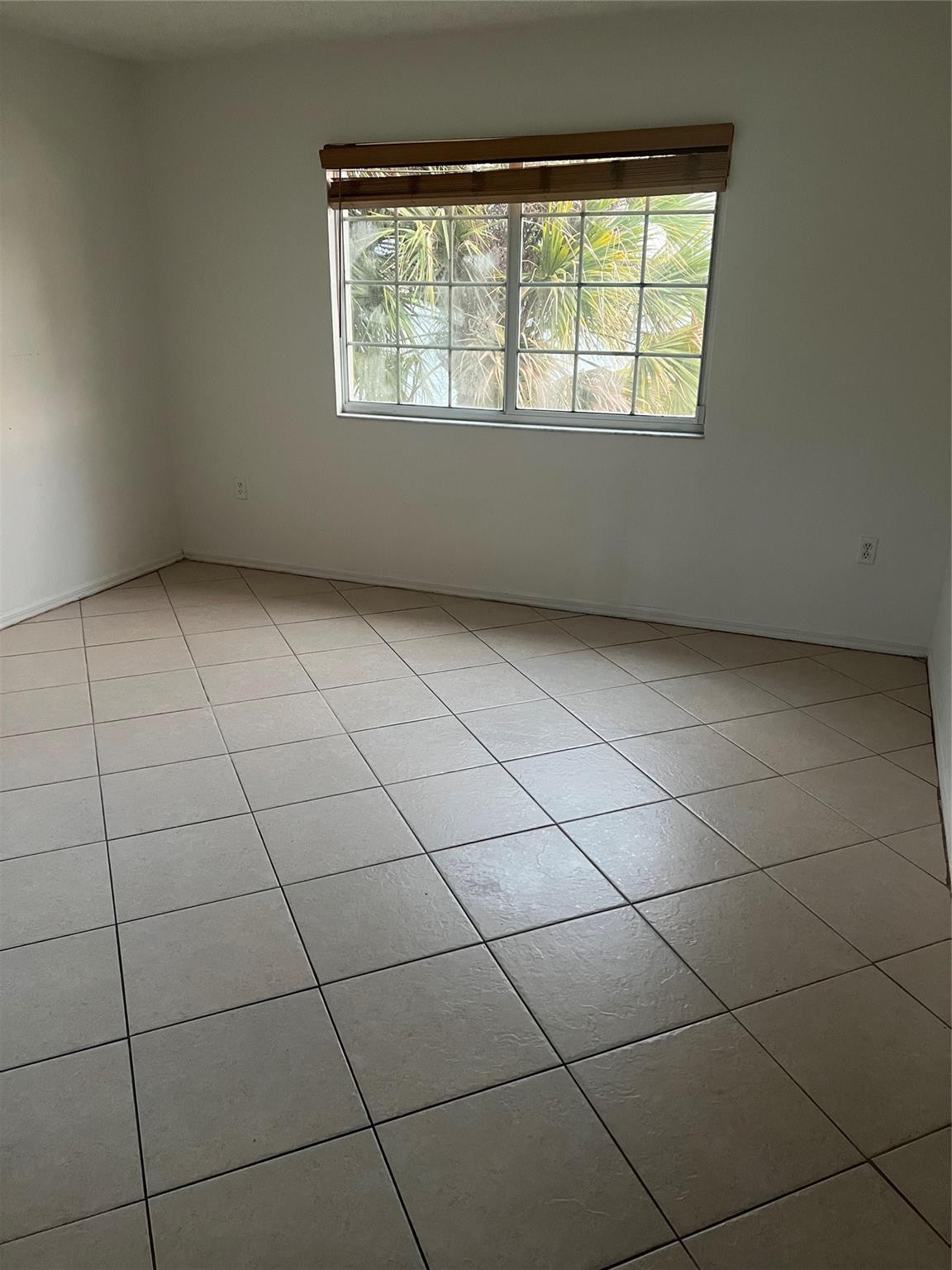 5031 Wiles Road, Unit 202 Pompano Beach, FL 33073 - Photo 11 of 19 Photo 11
