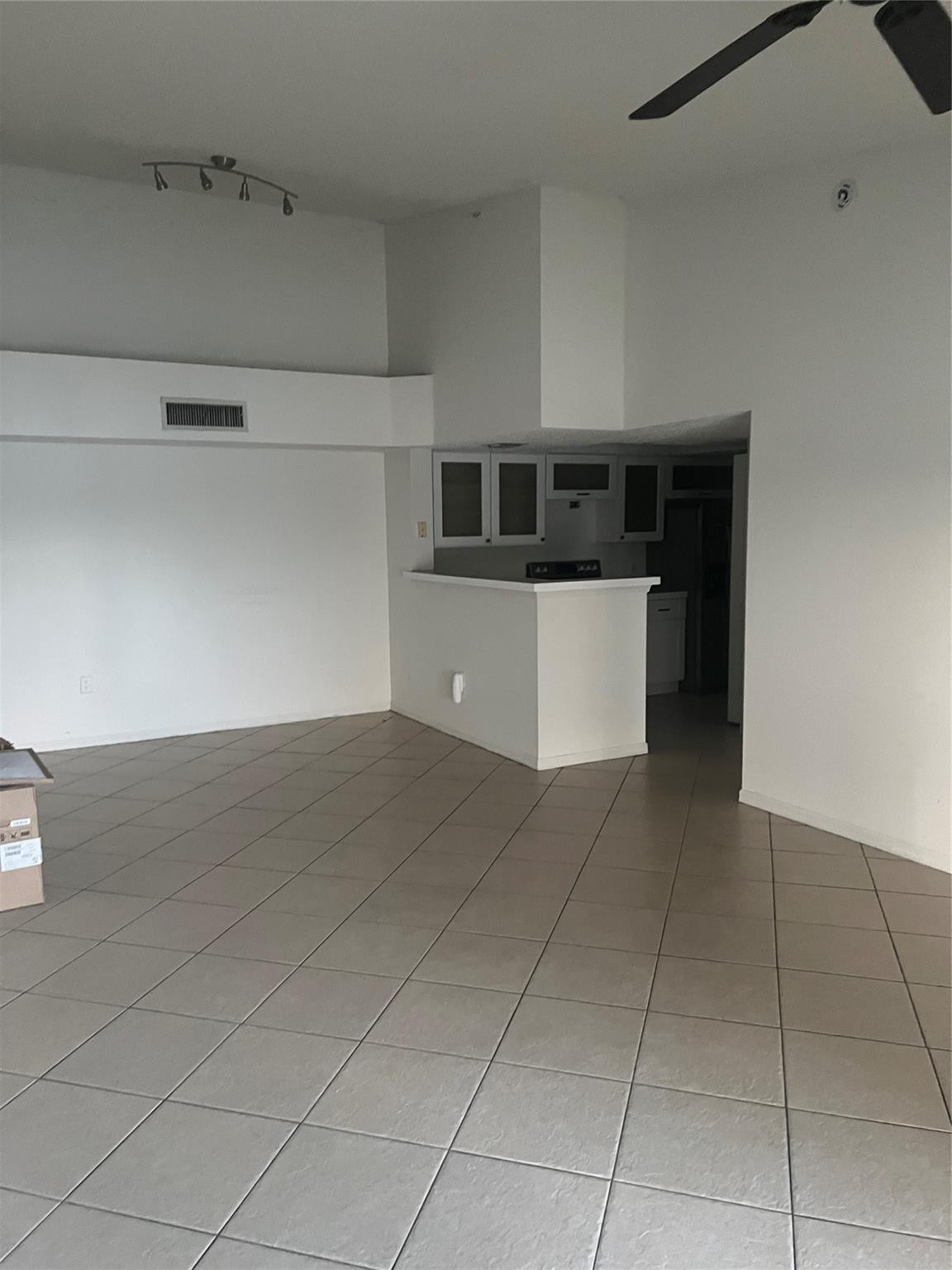 5031 Wiles Road, Unit 202 Pompano Beach, FL 33073 - Photo 6 of 19 Photo 6