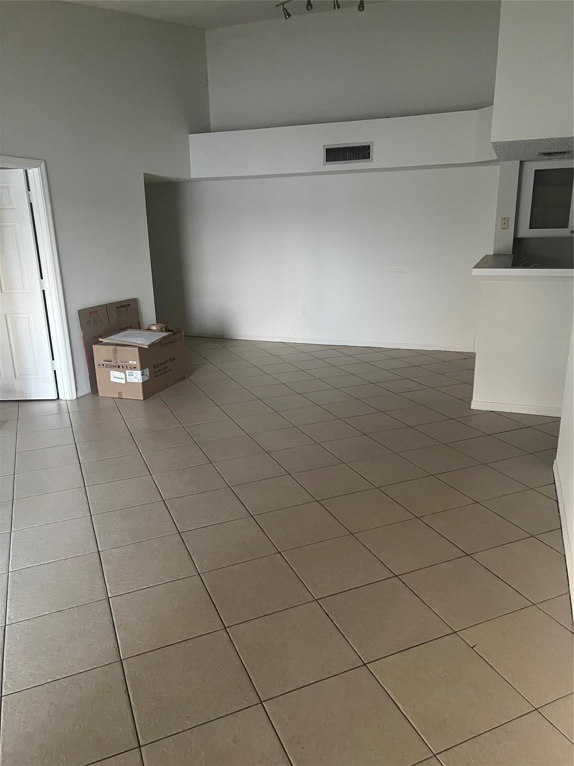5031 Wiles Road, Unit 202 Pompano Beach, FL 33073 - Photo 7 of 19 Photo 7