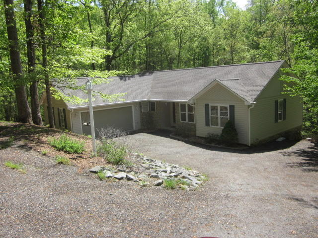 112 Ridgeway Court Moneta, VA 24121 - Photo 1 of 25 112 Ridgeway