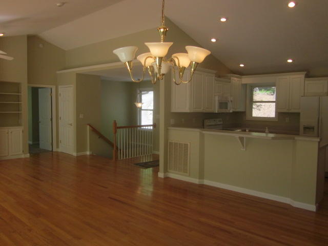 112 Ridgeway Court Moneta, VA 24121 - Photo 3 of 25 Enrty & Kitchen