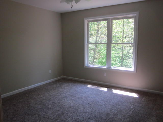 112 Ridgeway Court Moneta, VA 24121 - Photo 9 of 25 Guest bedroom