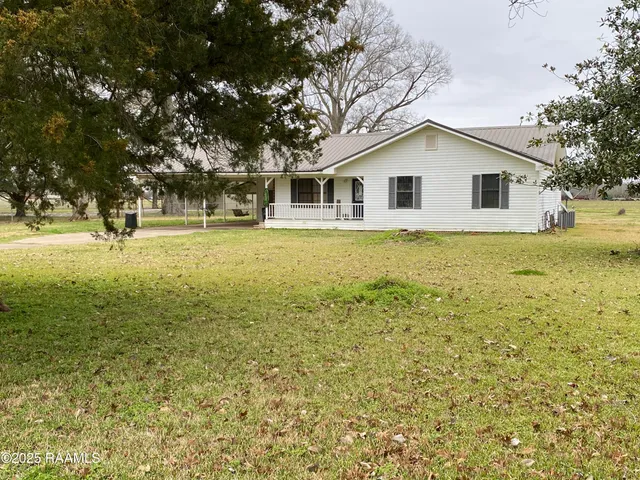 $122,000 | 387 Gauthier Subdivision Lane, Simmesport, LA 71369