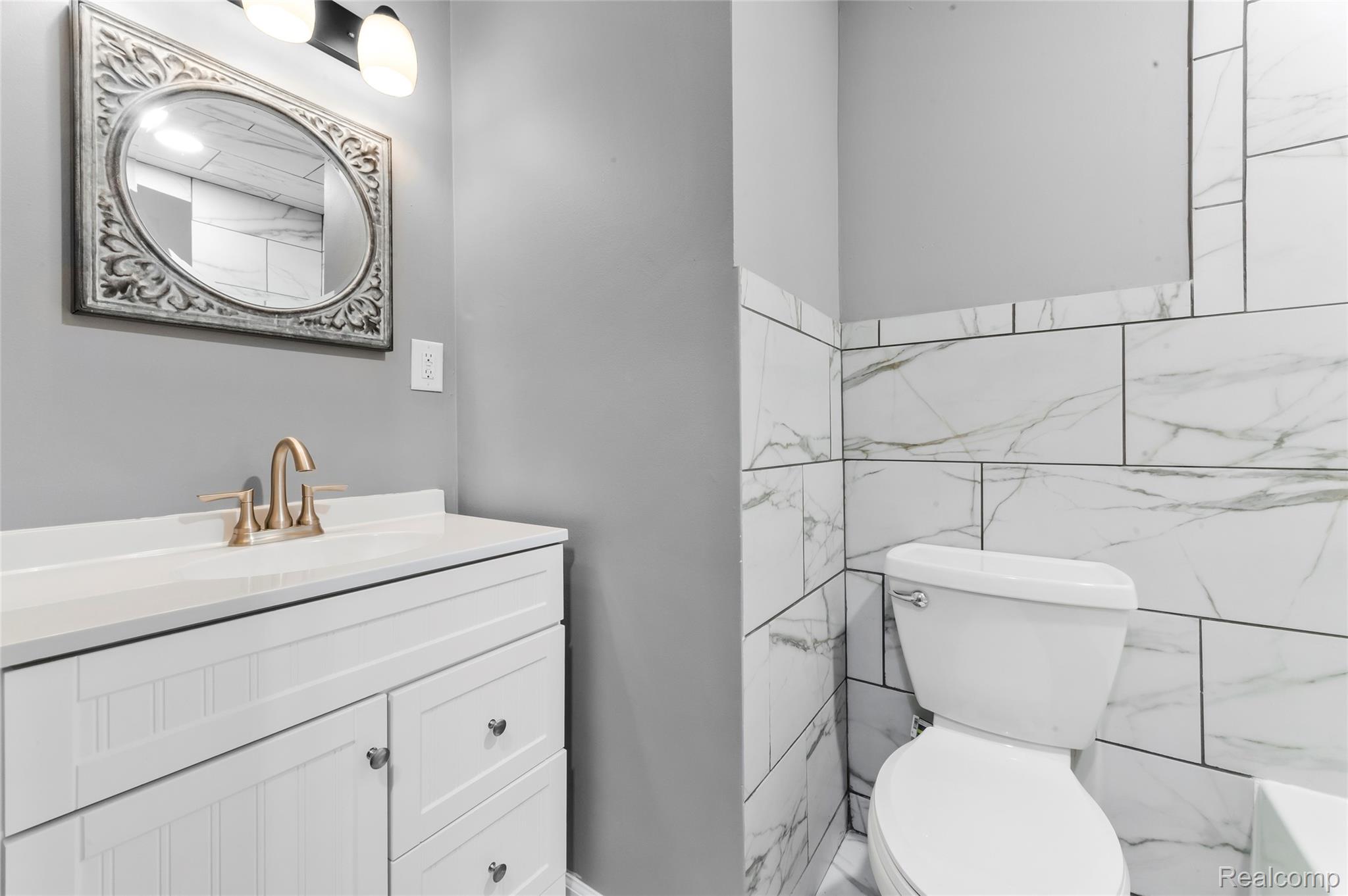 13515 Lenmoore Road Belleville, MI 48111 - Photo 26 of 41 Bathroom with vanity and toilet