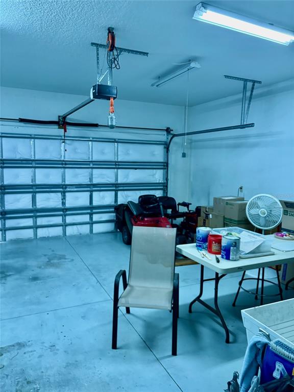 18970 Southwest 99th Street Dunnellon, FL 34432 - Photo 35 of 52 a workspace with furniture