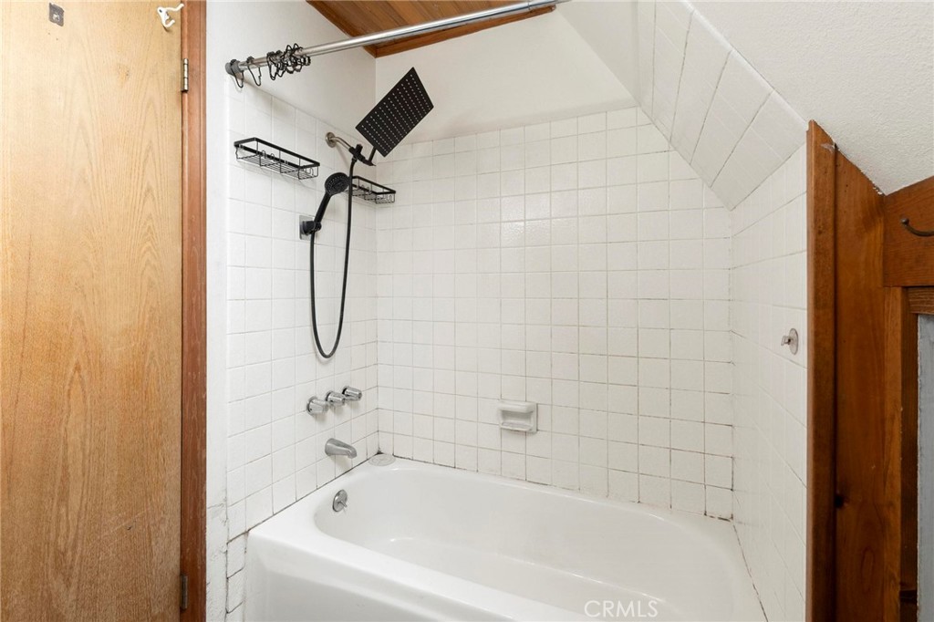 6069 Maple Avenue Angelus Oaks, CA 92305 - Photo 29 of 51 a bathroom with a shower and a shower