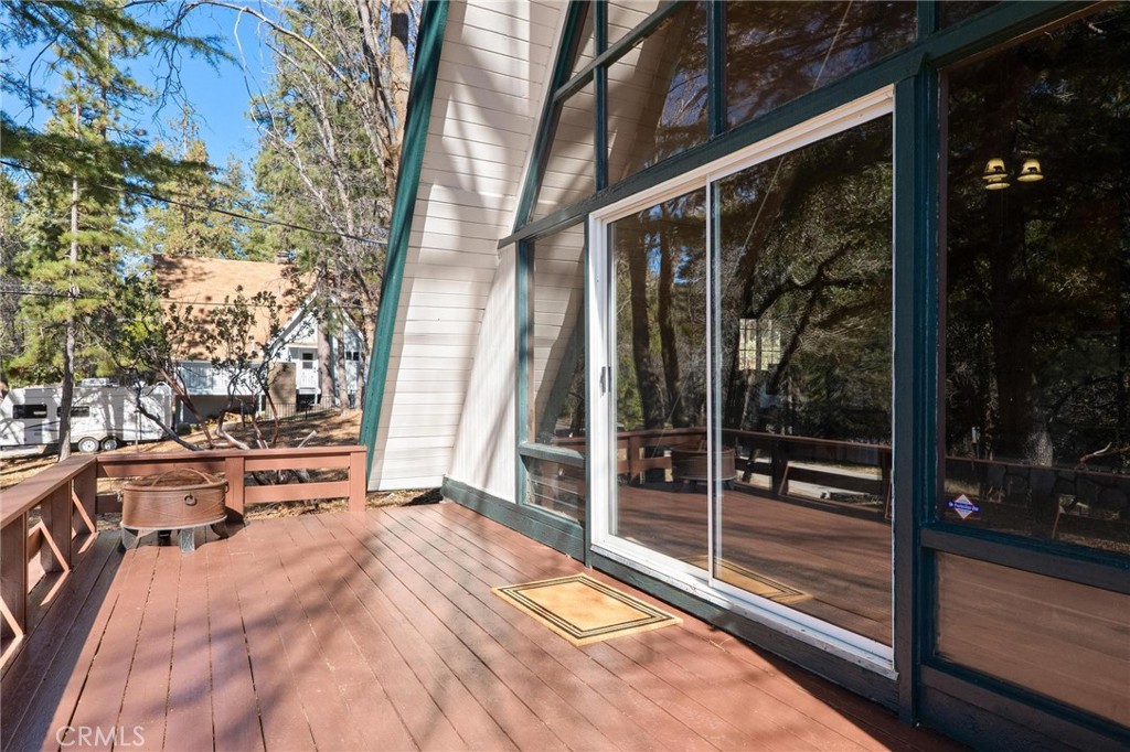 6069 Maple Avenue Angelus Oaks, CA 92305 - Photo 8 of 51 a view of a building with a outdoor space