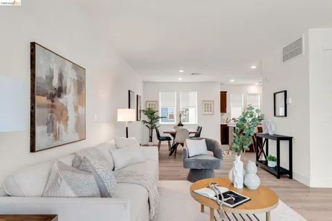$1,380,000 | 820 East Duane Avenue, Unit 5, Sunnyvale, CA 94085