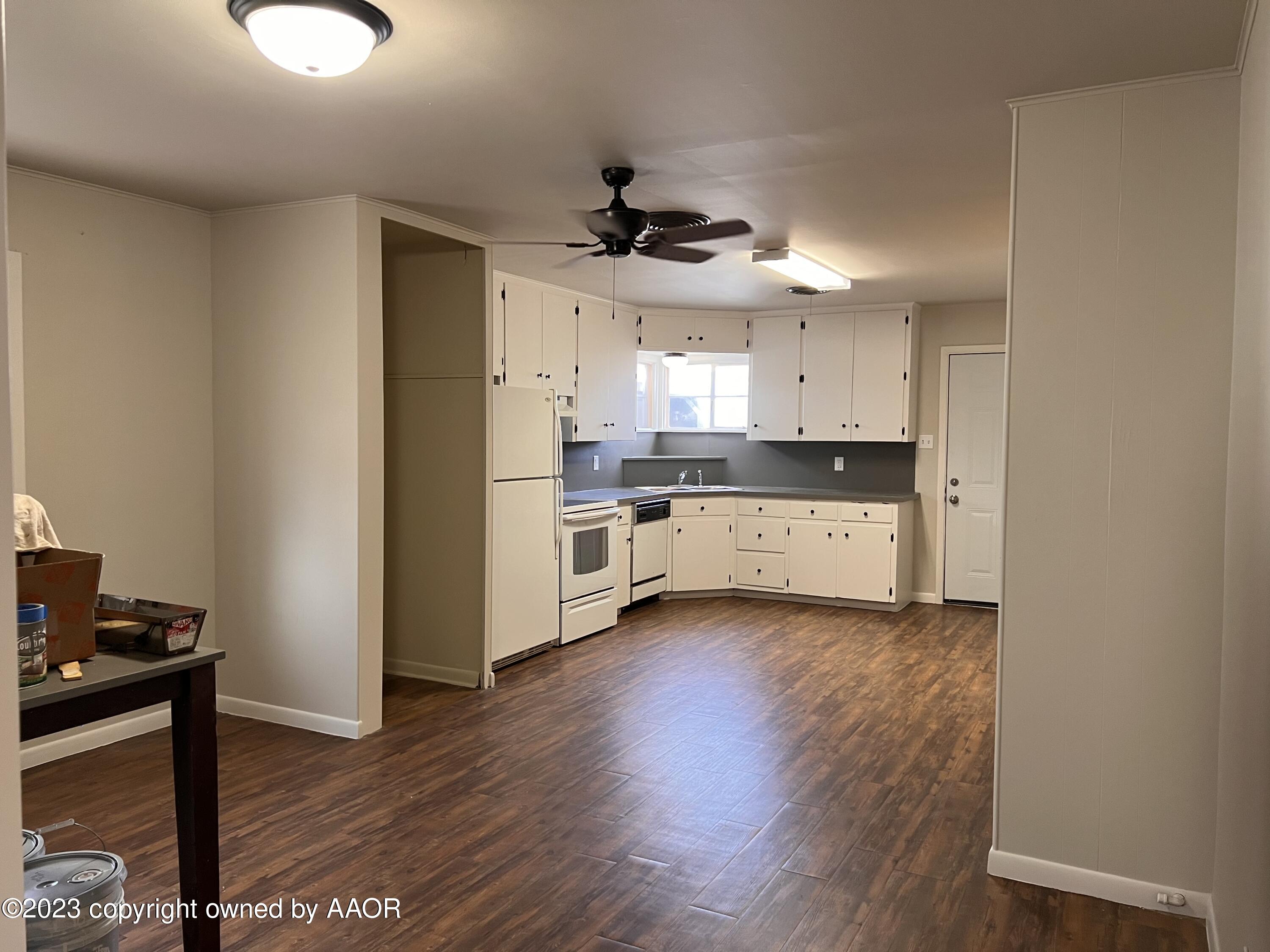 4321 Bowie Street Amarillo, TX 79110 - Photo 4 of 14 115481F8-E7C8-485E-86B5-DBEC8241B06E