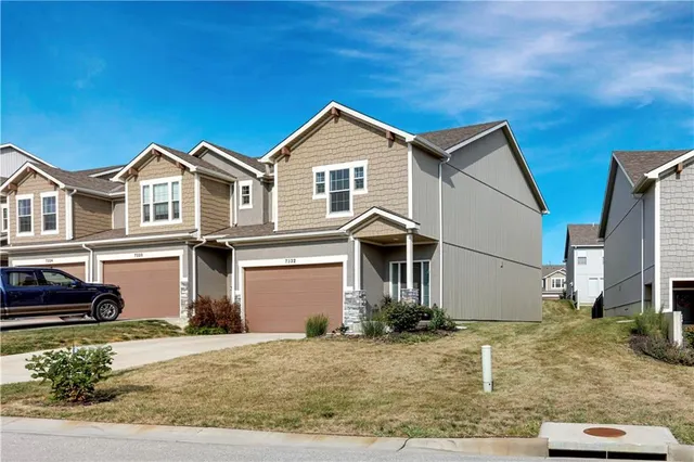 $305,000 | 7332 Aaron Street, Unit 24D, Parkville, MO 64152