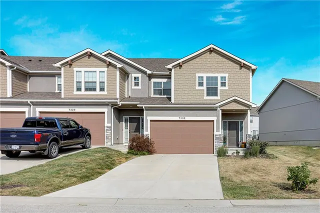 $305,000 | 7332 Aaron Street, Unit 24D, Parkville, MO 64152