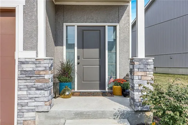 $305,000 | 7332 Aaron Street, Unit 24D, Parkville, MO 64152