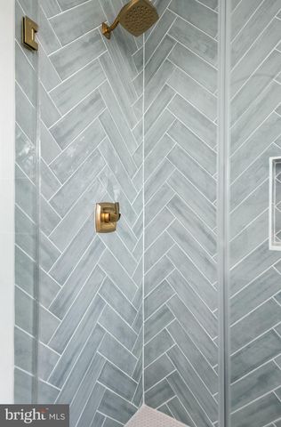 $1,400,000 | 2705 Mosby Street, Alexandria, VA 22305