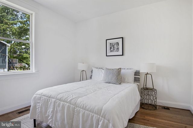 $1,400,000 | 2705 Mosby Street, Alexandria, VA 22305