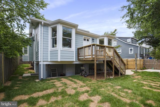 $1,400,000 | 2705 Mosby Street, Alexandria, VA 22305