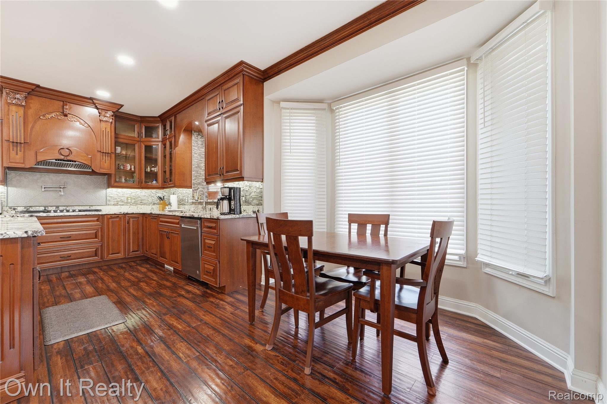 48280 Gladstone Road Canton, MI 48188 - Photo 23 of 59 DSC04253.jpg