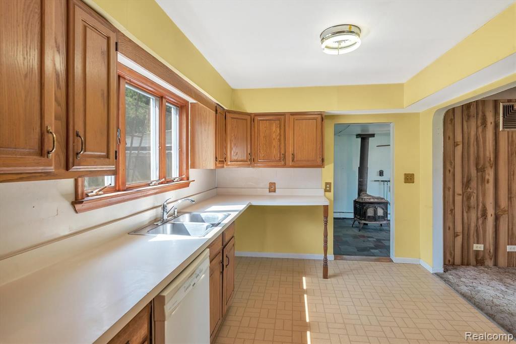 12557 Darling Road Milan, MI 48160 - Photo 16 of 41