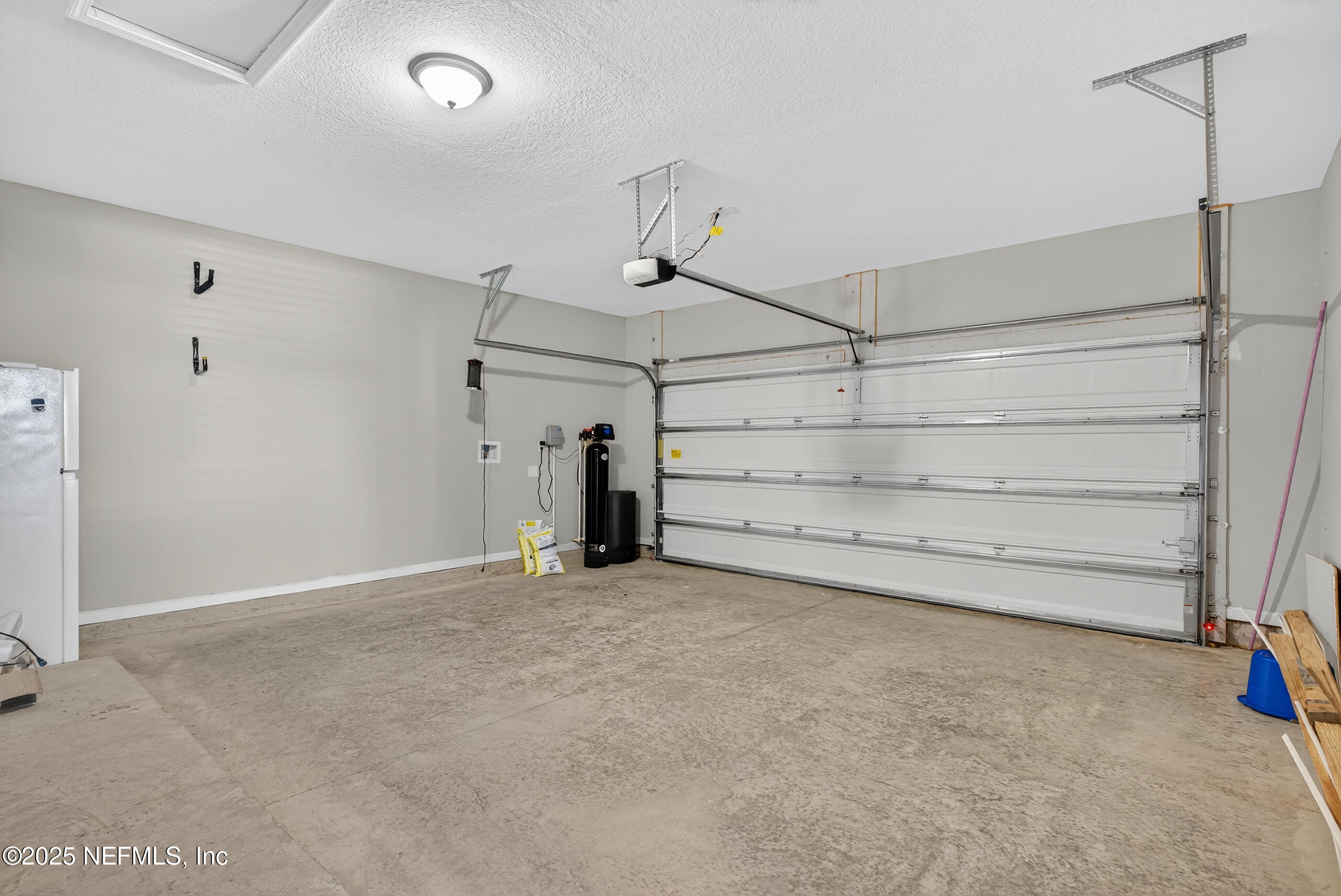 75598 Blackbird Drive Yulee, FL 32097 - Photo 27 of 30 a view of a room with an empty space