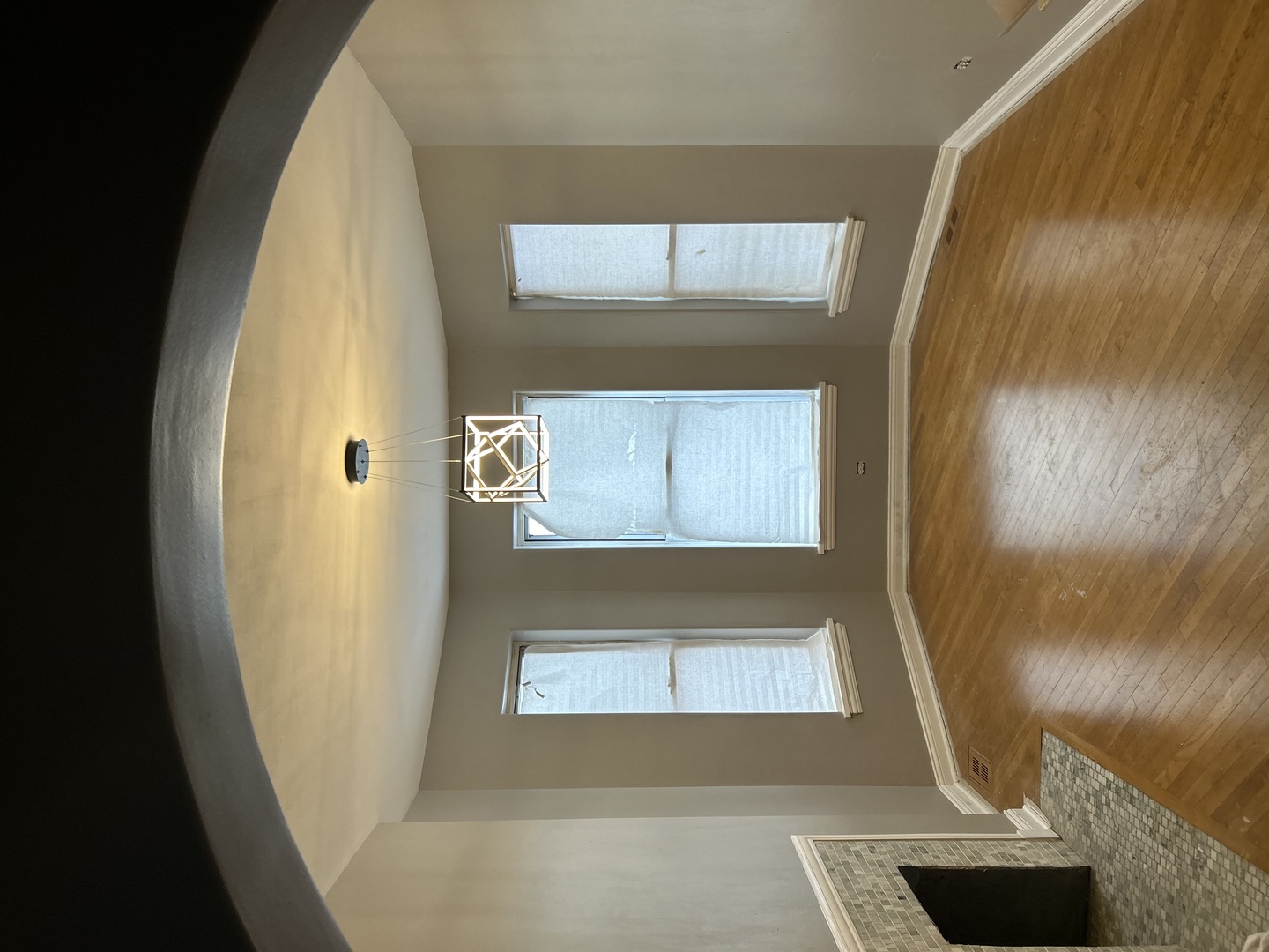 6409 South Rhodes Avenue Chicago, IL 60637 - Photo 3 of 6 a view of entryway