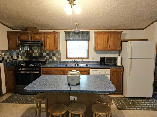 $210,000 | 9564 West 100 South, Winamac, IN 46996