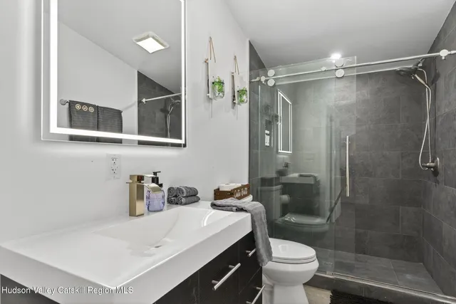 $549,000 | 40 Paddock Road, East Durham, NY 12423