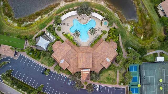 $699,000 | 9231 Shadow Oak Lane, Naples, FL 34120