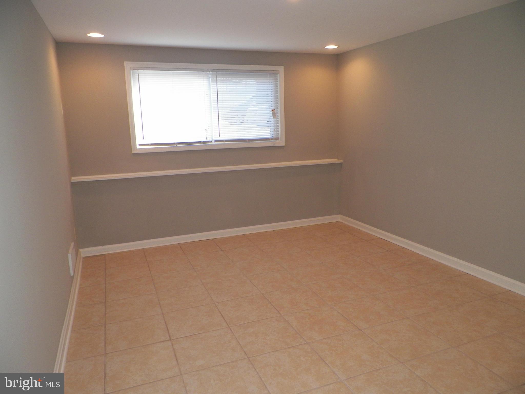3814 Milford Mill Road Baltimore, MD 21244 - Photo 18 of 30 Family Room